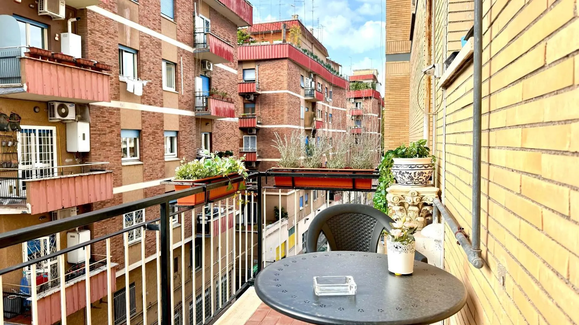 5 Min Da Metro San Paolo Apartment Rome